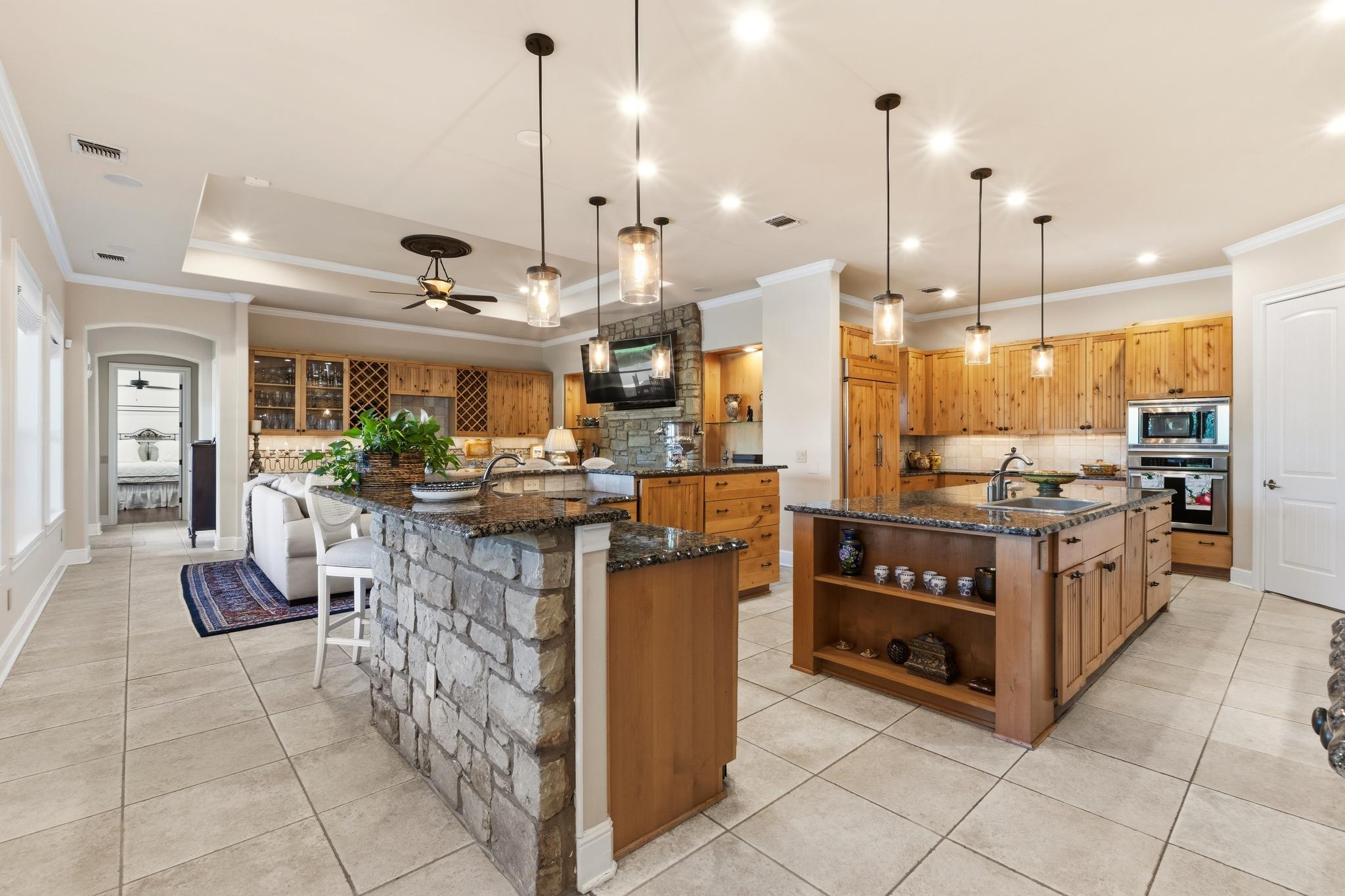 2308 Walsh DR