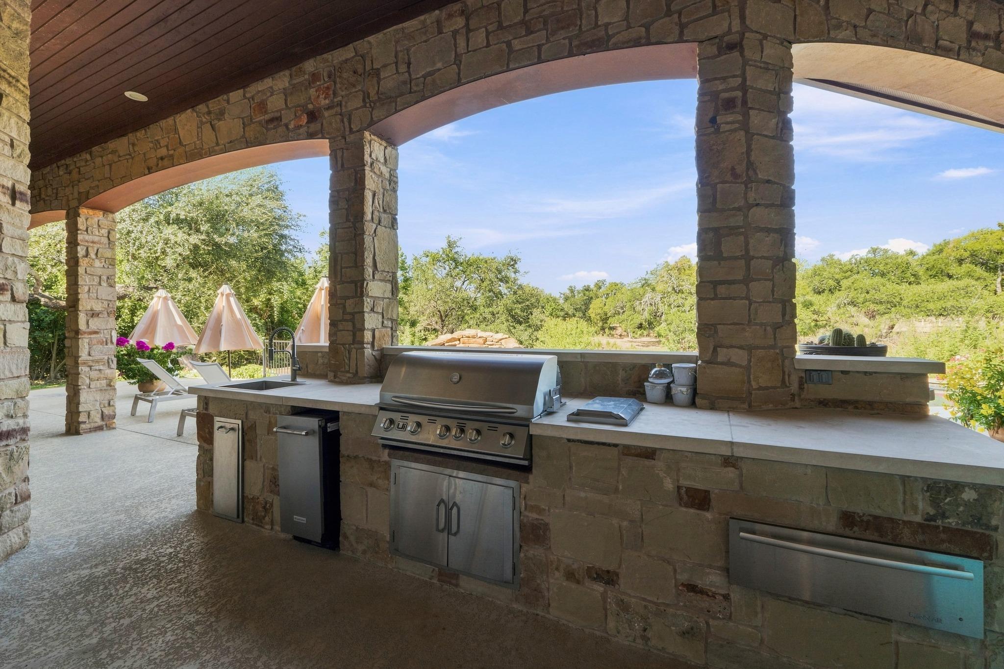 2308 Walsh DR