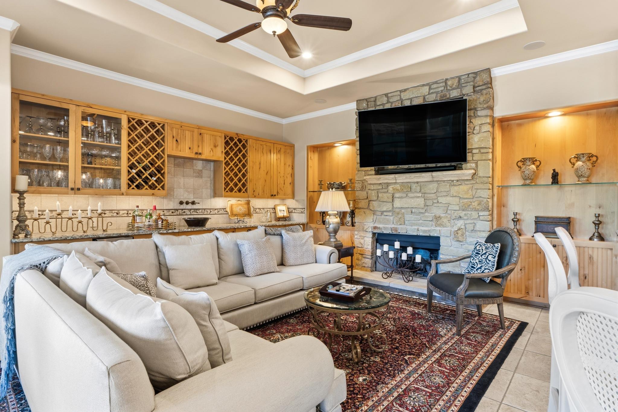 2308 Walsh DR