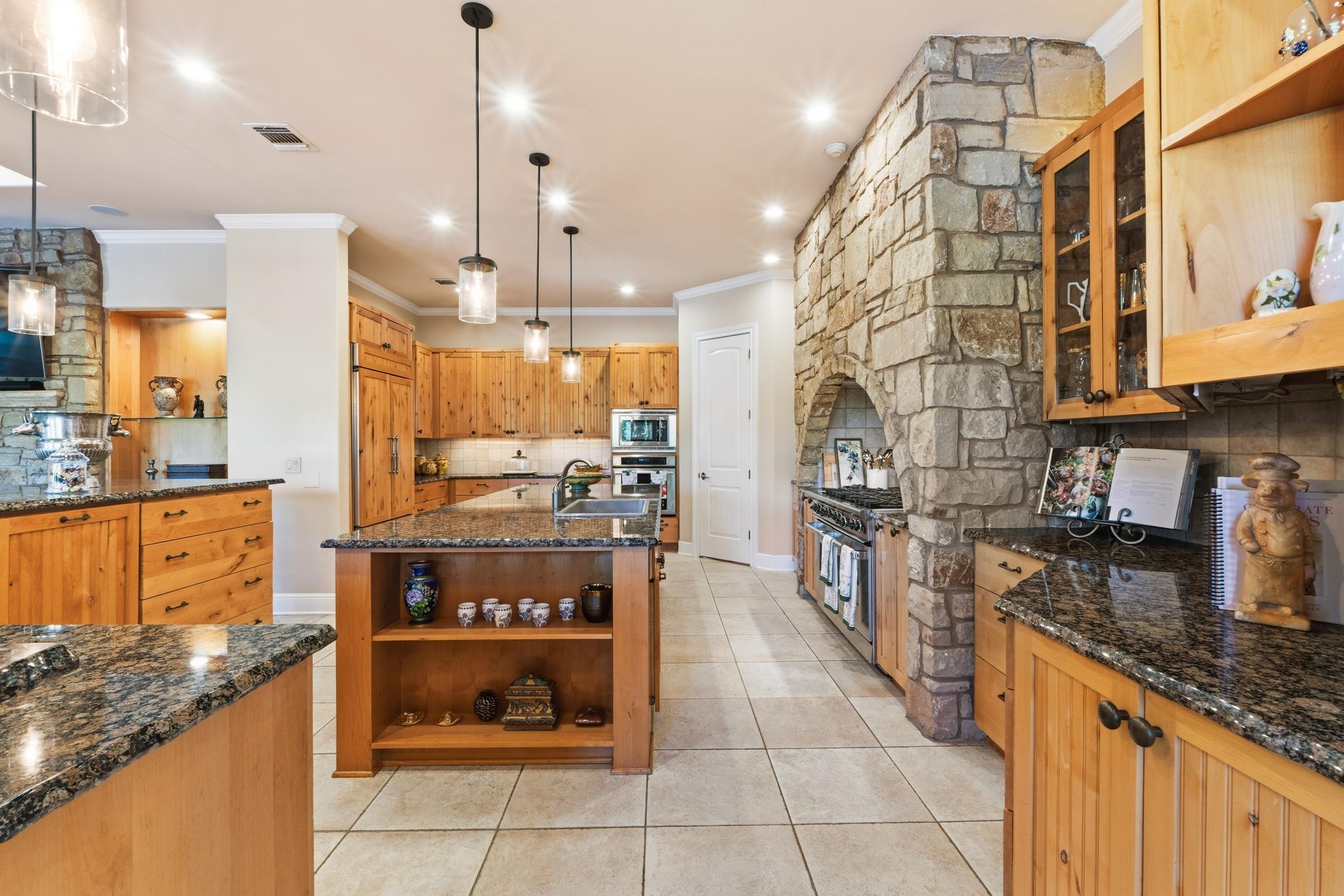 2308 Walsh DR