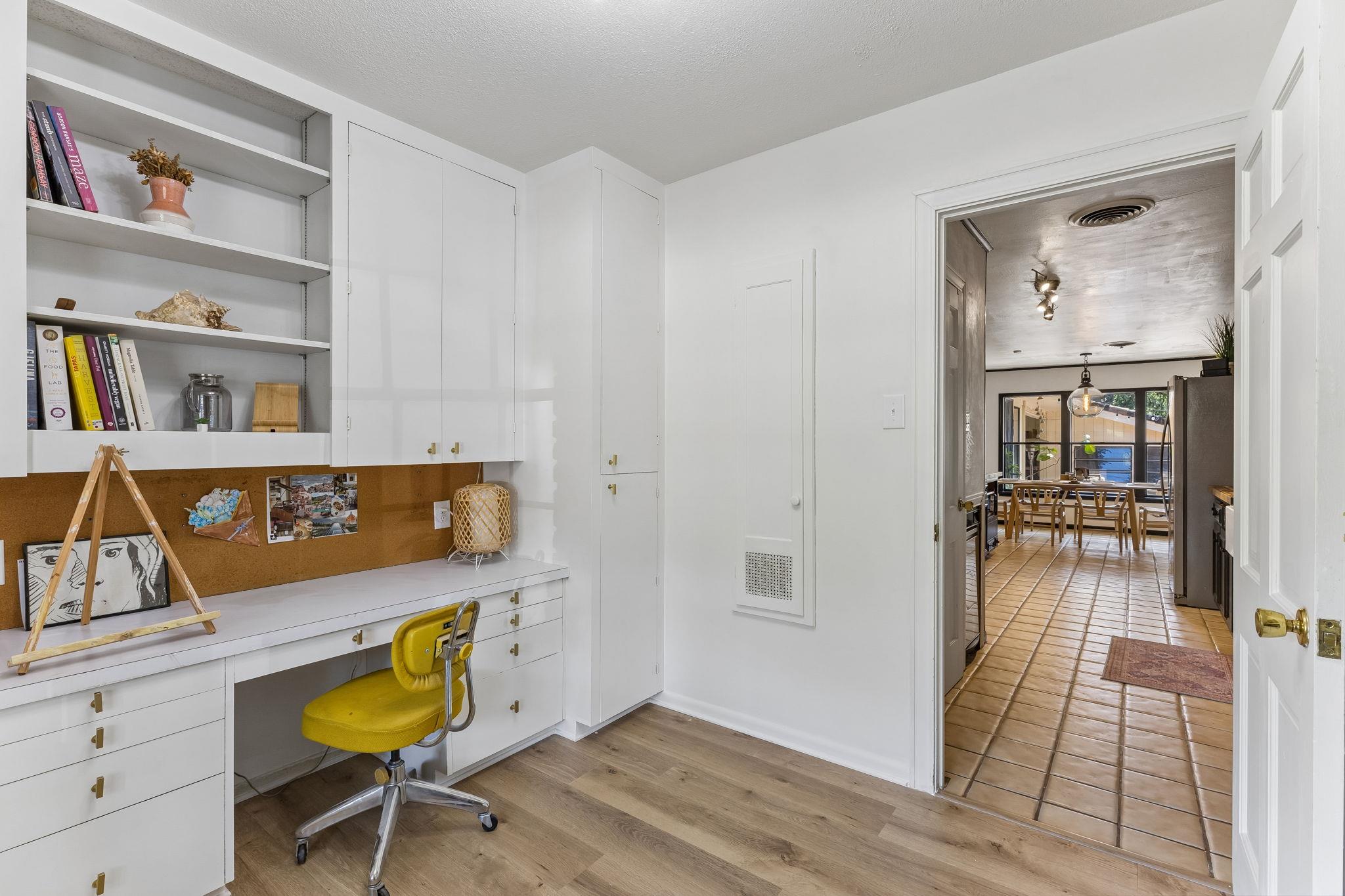 103 W Mimosa CIR