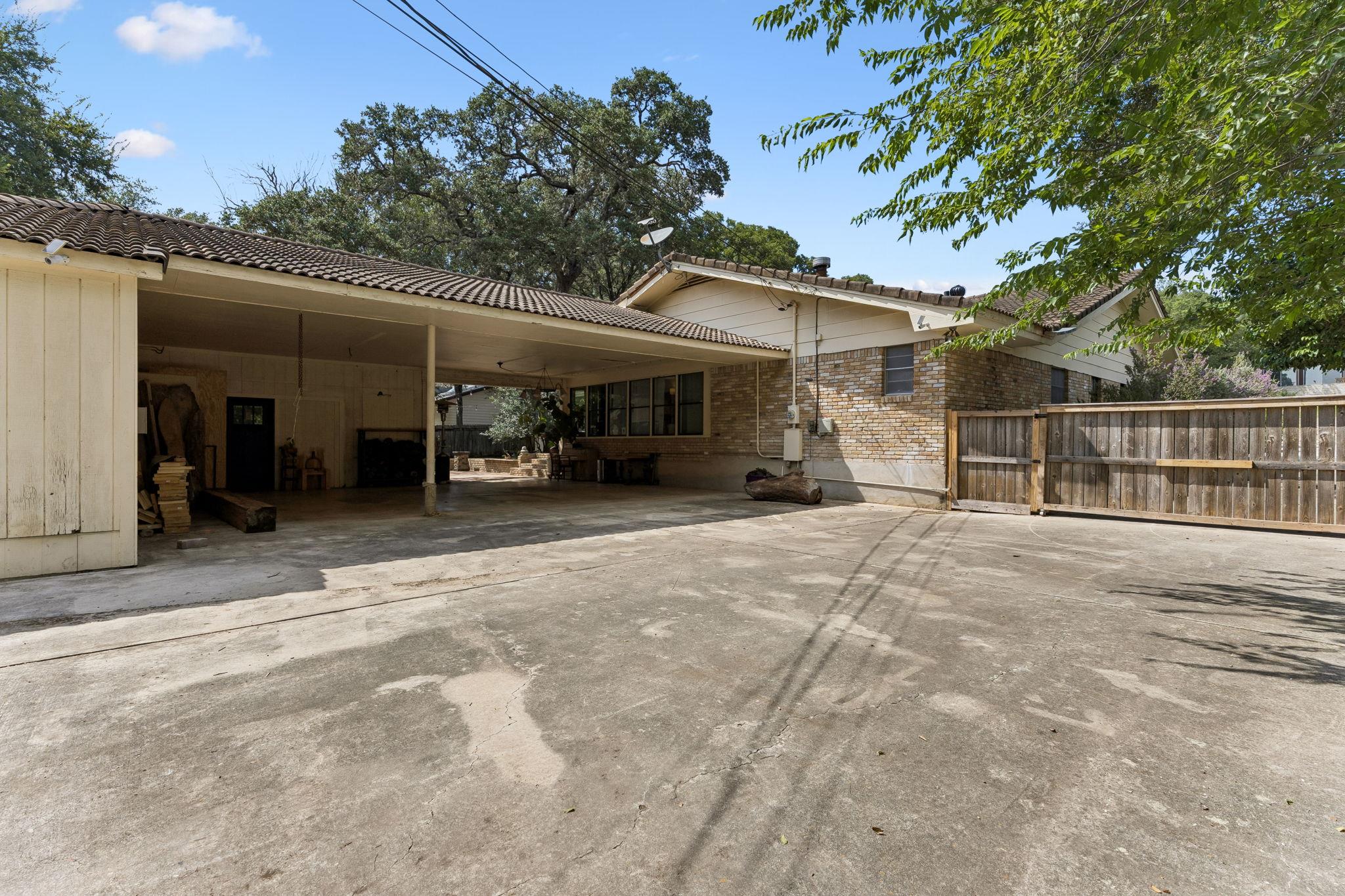103 W Mimosa CIR