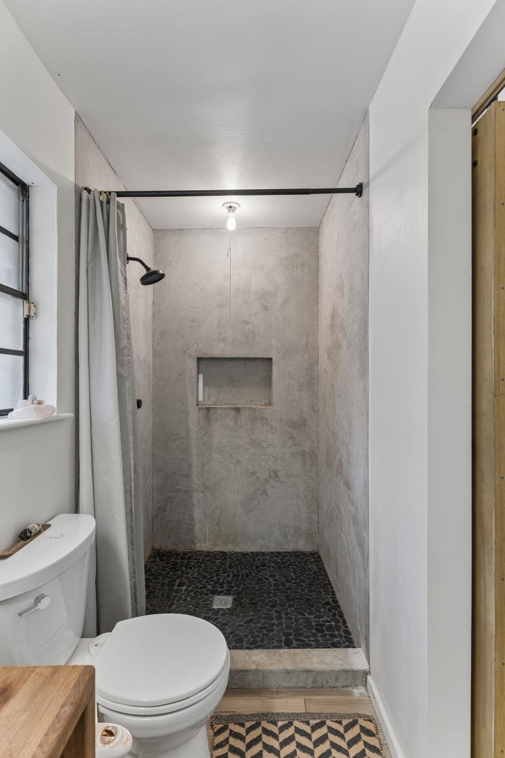 103 W Mimosa CIR