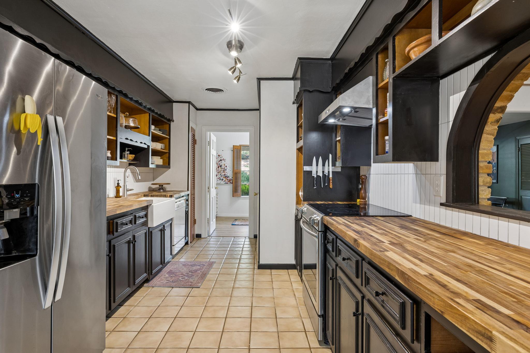103 W Mimosa CIR