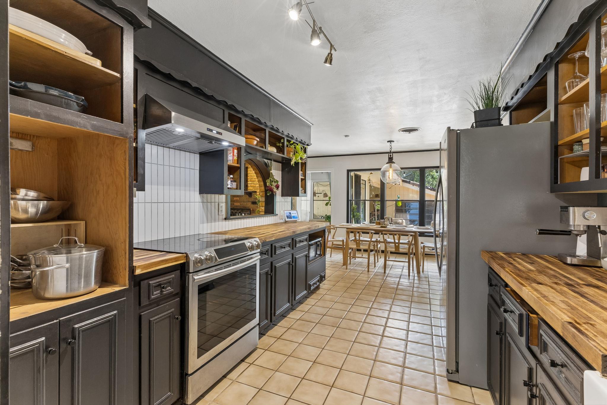 103 W Mimosa CIR