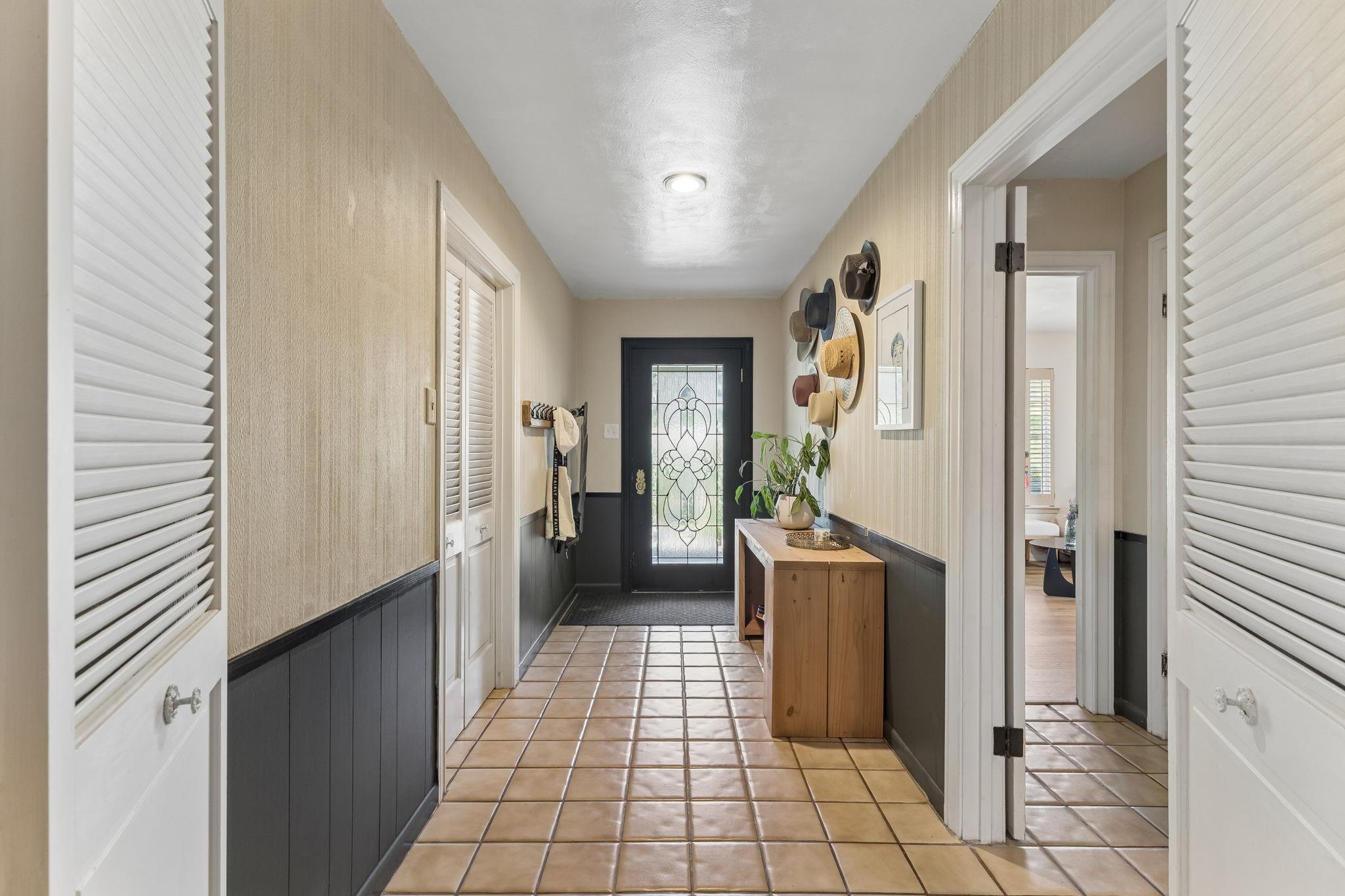103 W Mimosa CIR