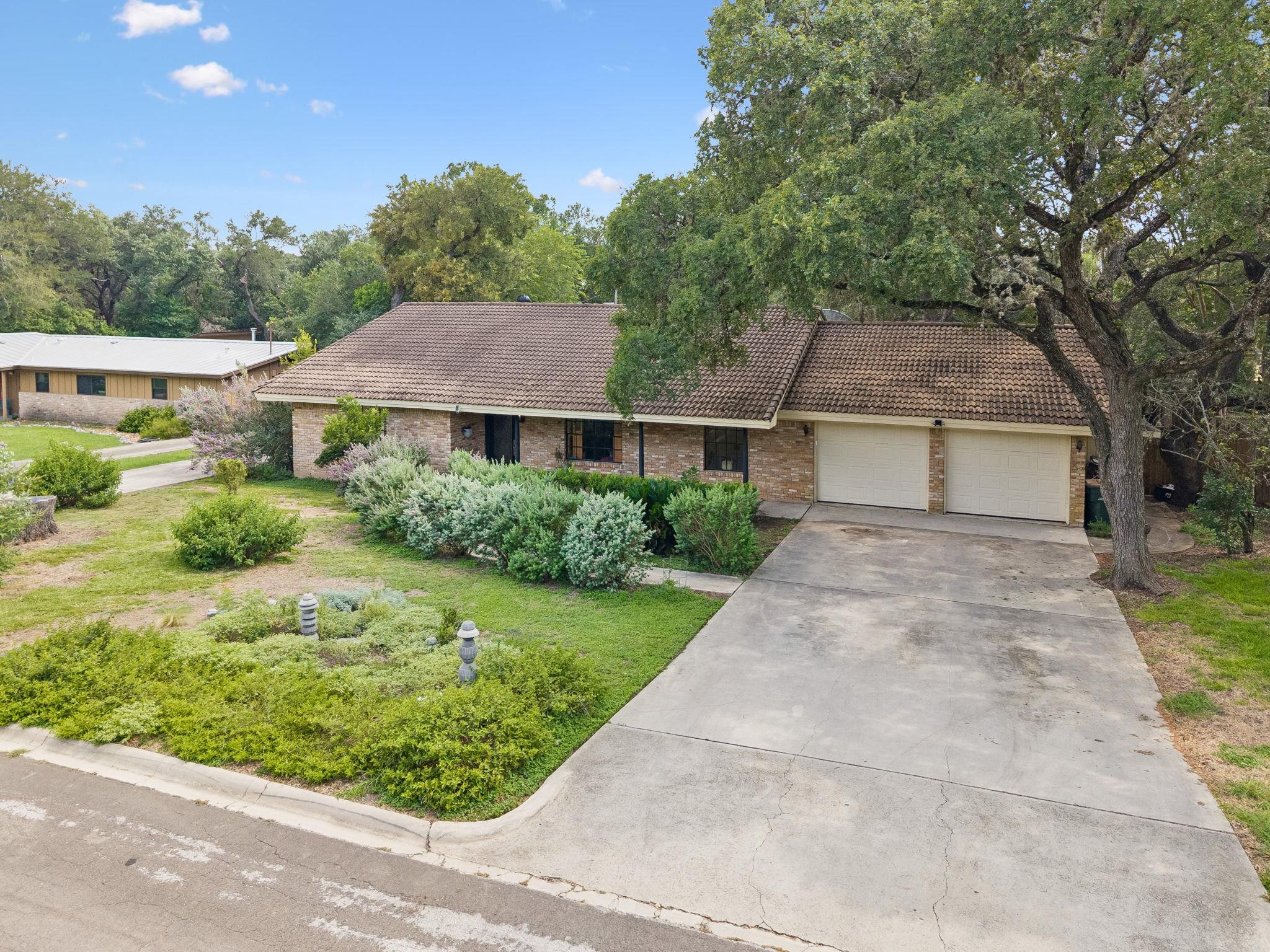 103 W Mimosa CIR