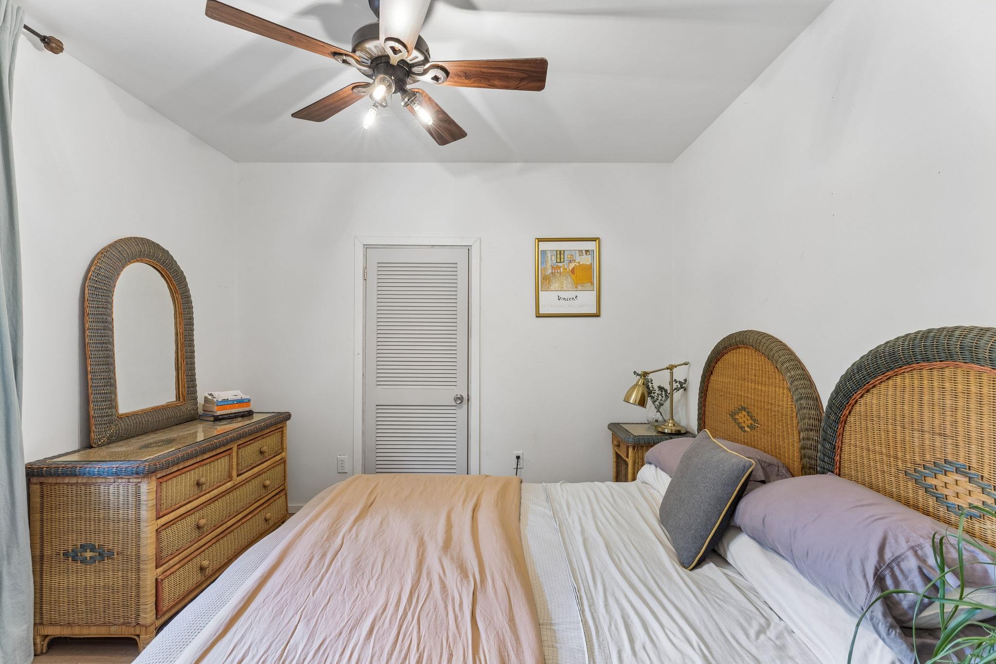 103 W Mimosa CIR