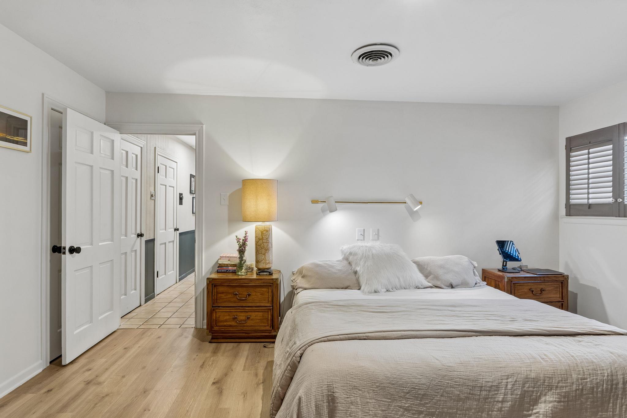 103 W Mimosa CIR