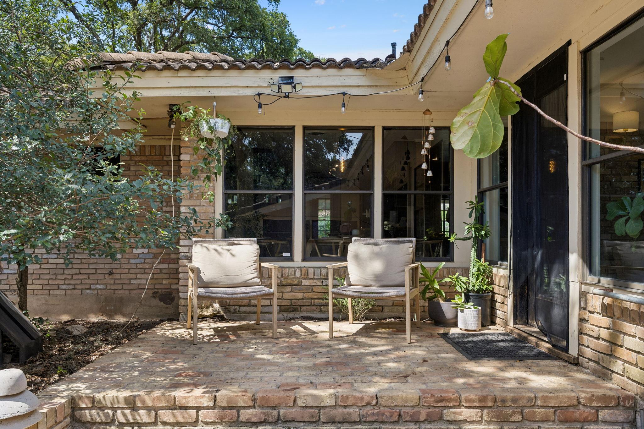 103 W Mimosa CIR