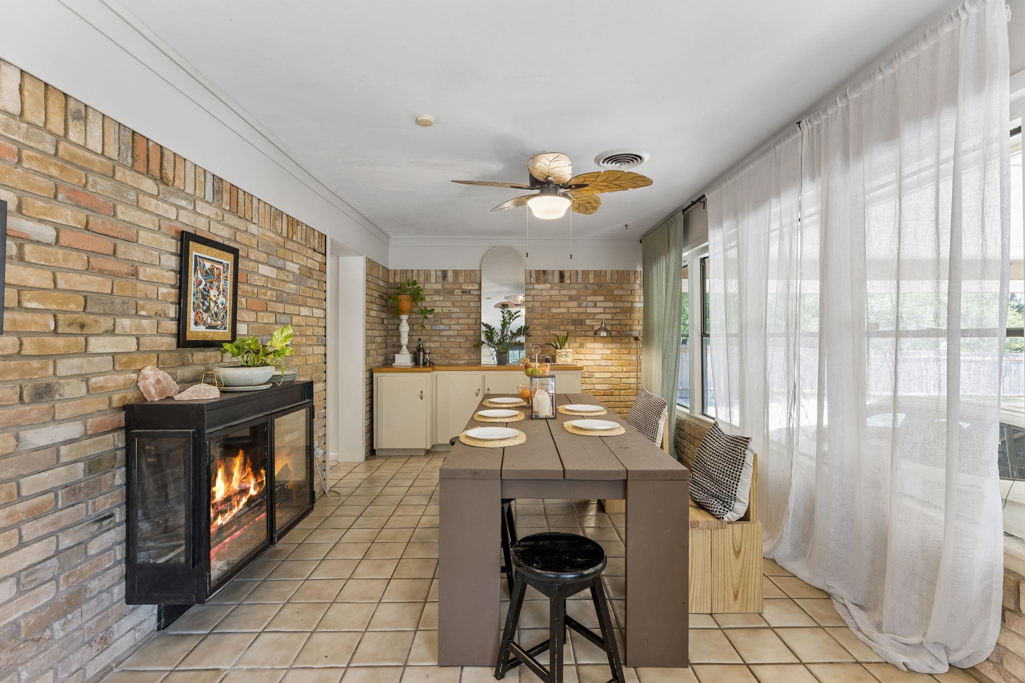 103 W Mimosa CIR