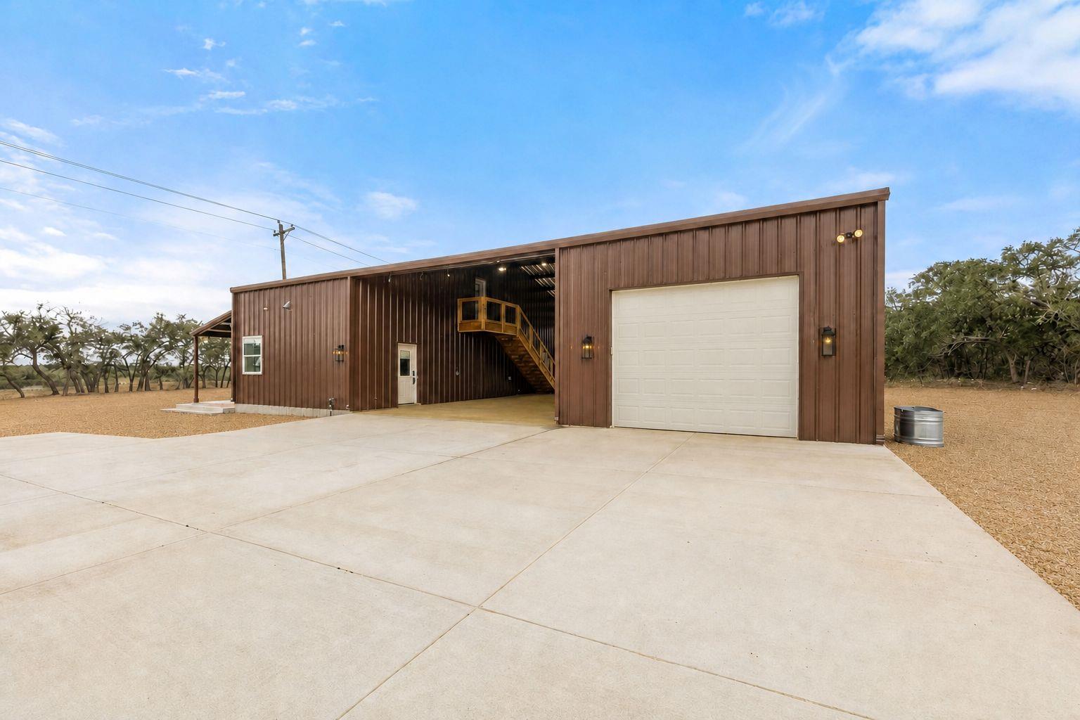 8952 Ranch Rd 165