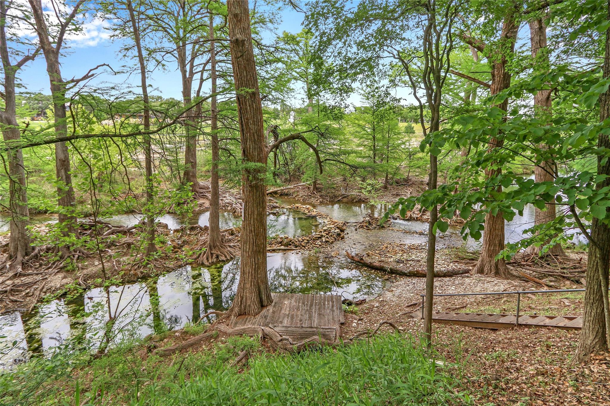 400 E BLANCO BEND RD