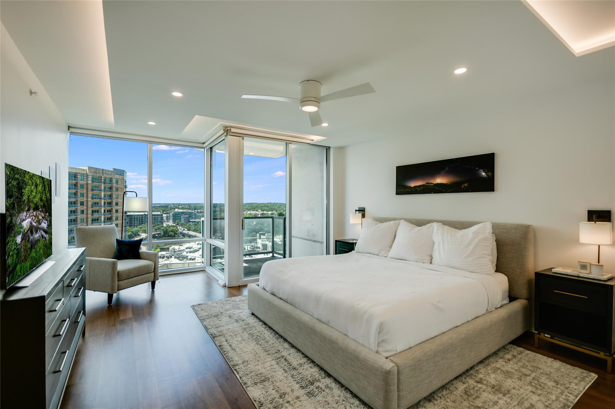 300 Bowie ST # 1403