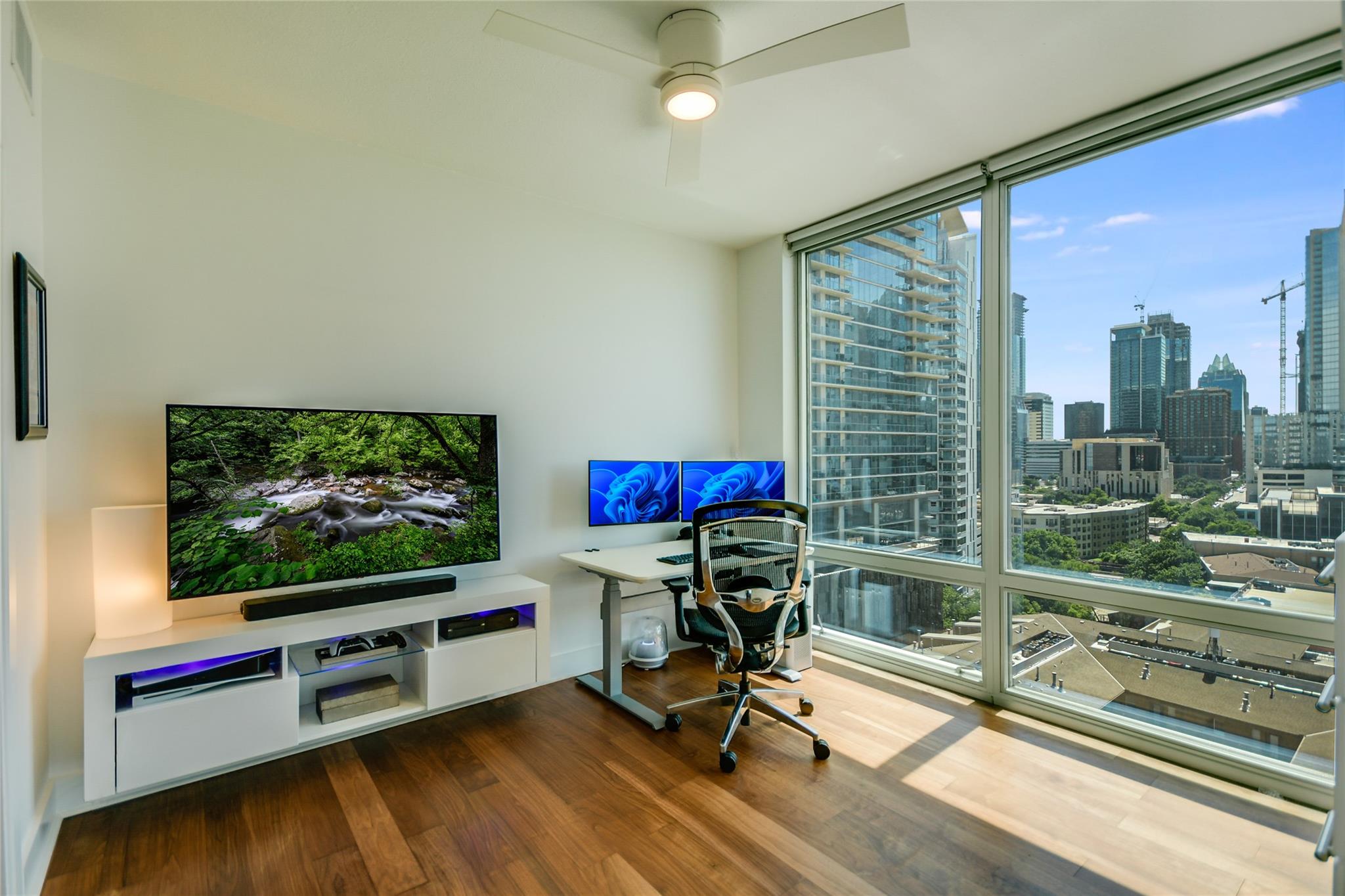 300 Bowie ST # 1403