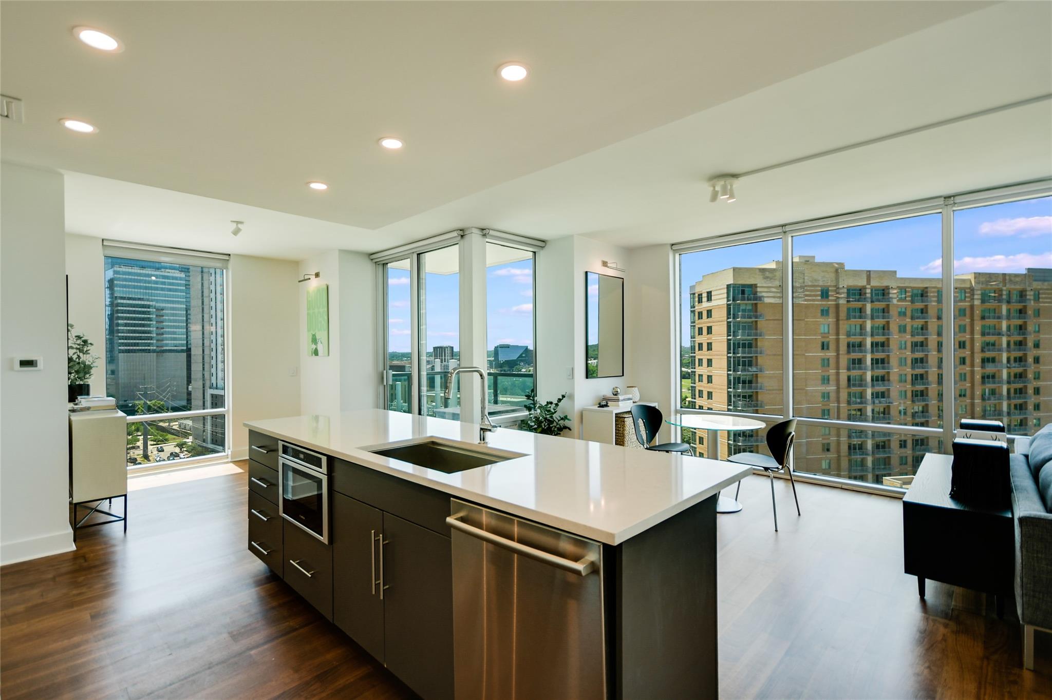 300 Bowie ST # 1403