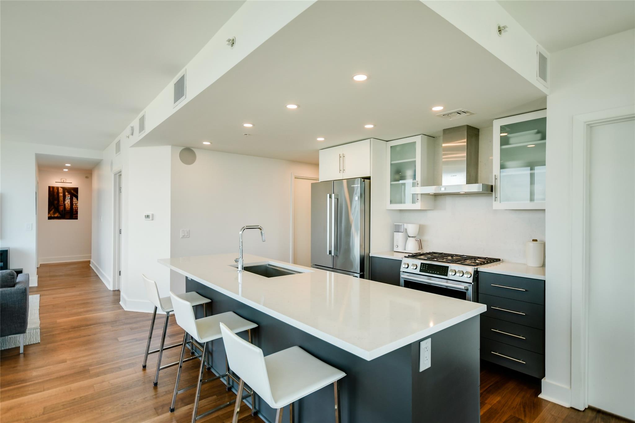 300 Bowie ST # 1403