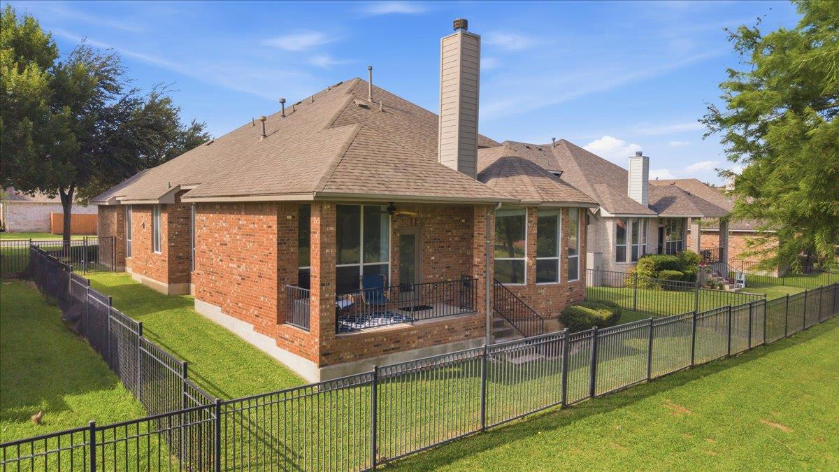 808 Bent Wood PL