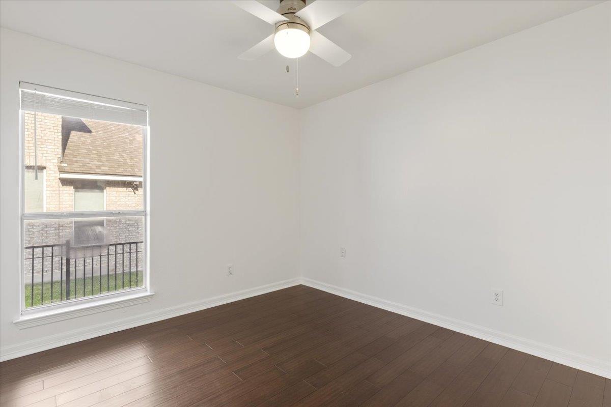 808 Bent Wood PL