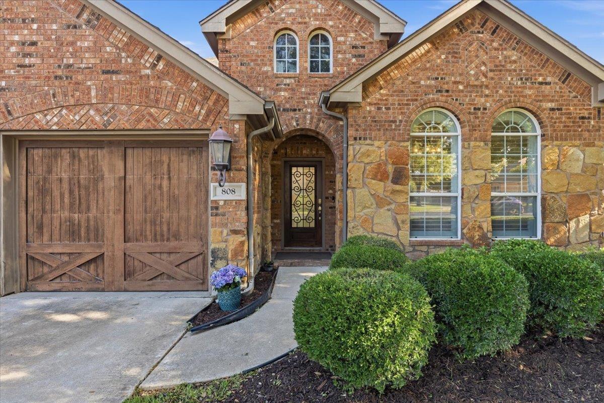 808 Bent Wood PL