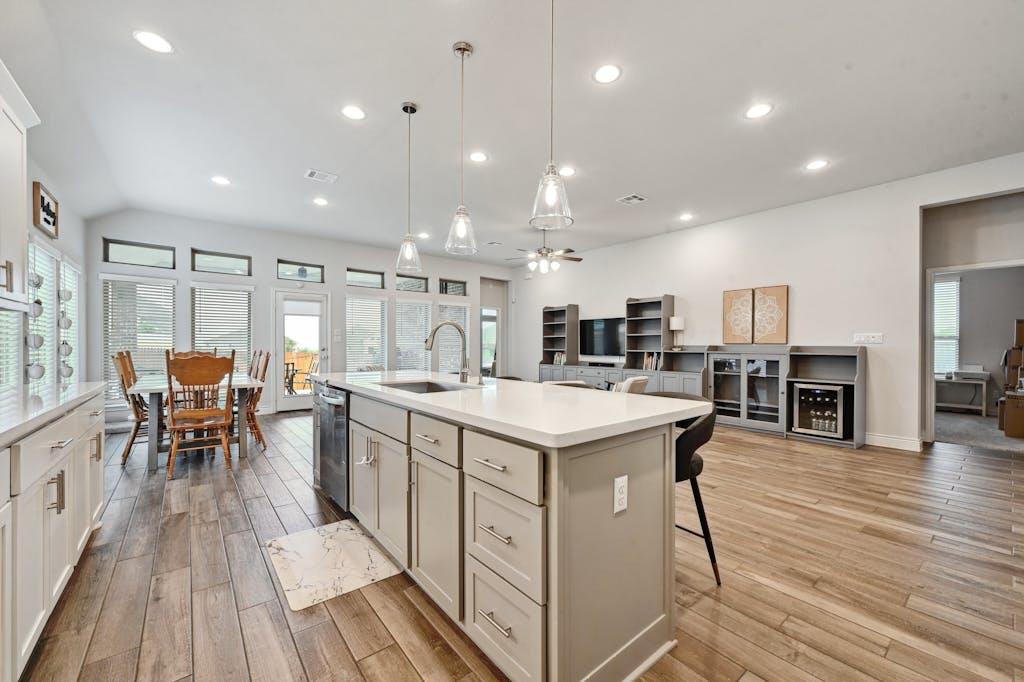132 Cyrus Milton DR