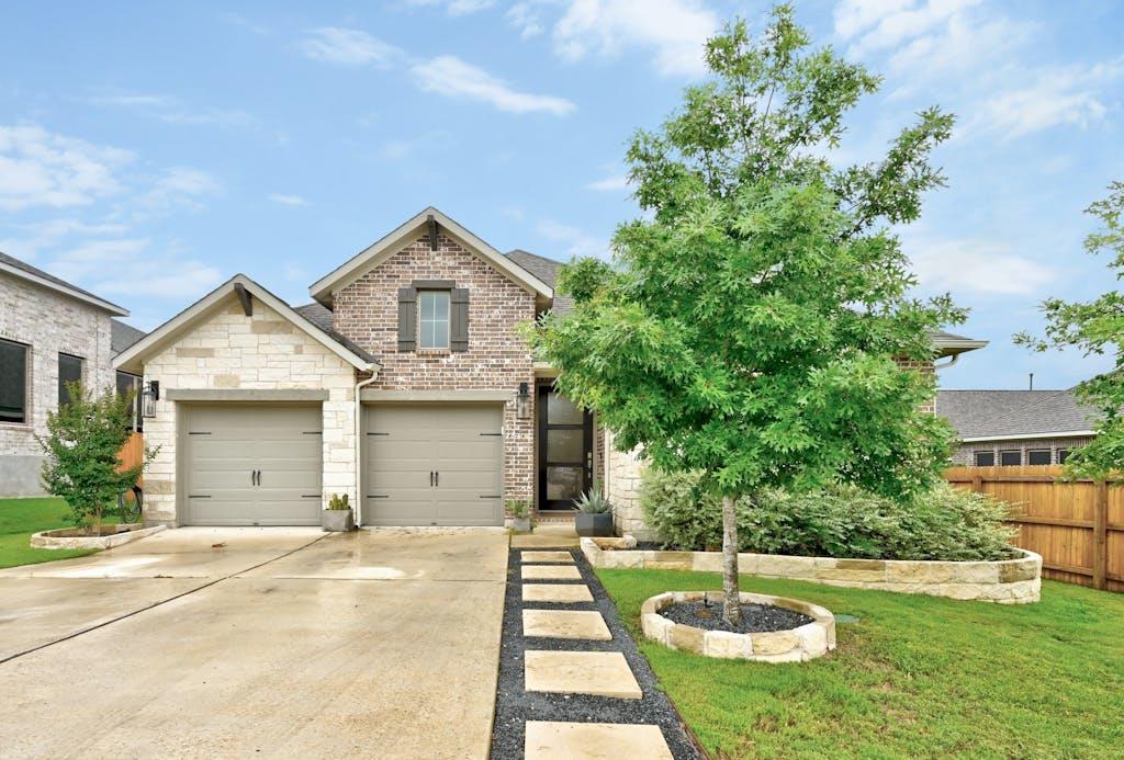 132 Cyrus Milton DR