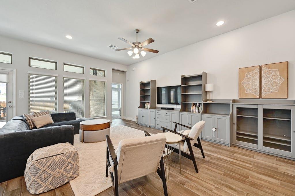 132 Cyrus Milton DR