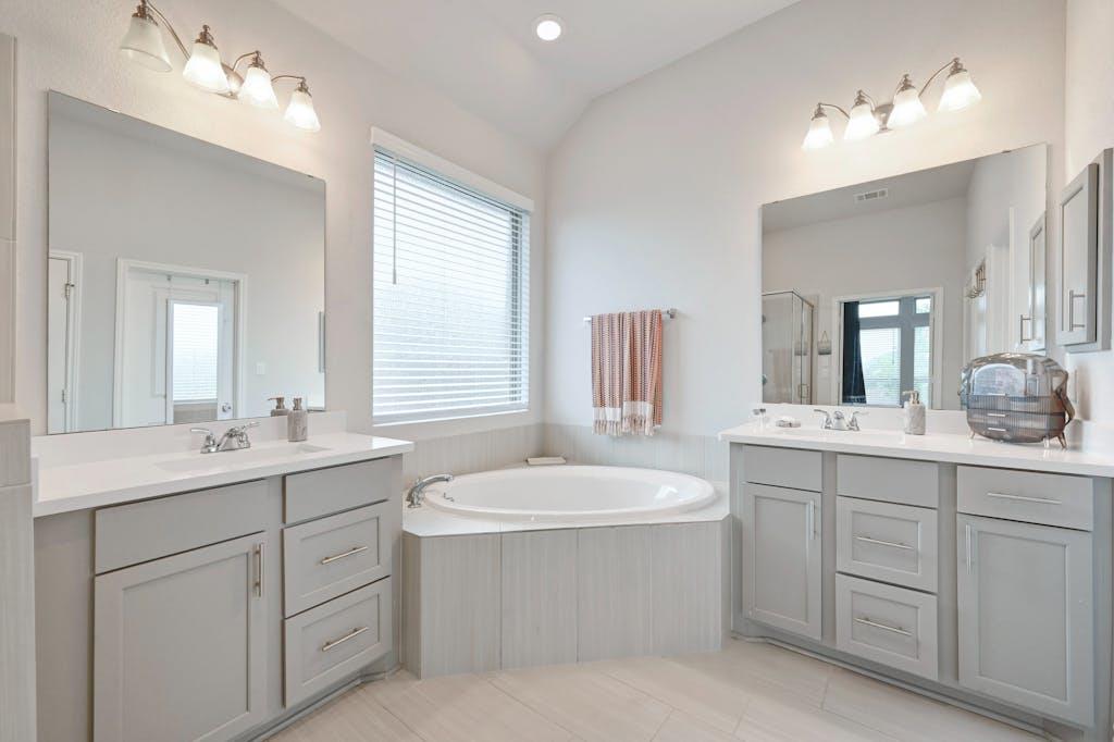 132 Cyrus Milton DR