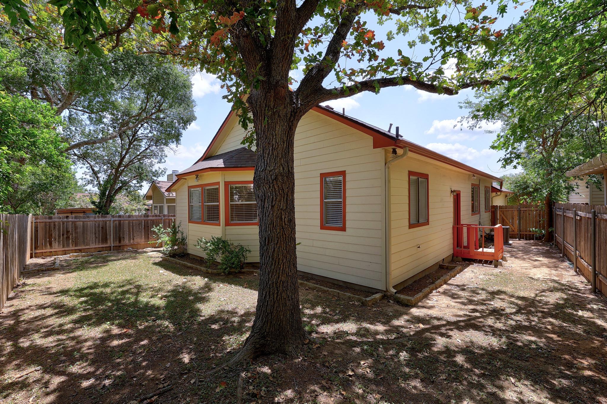 2012 Castle View DR