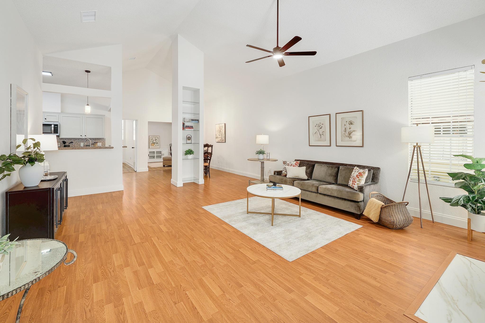 2012 Castle View DR