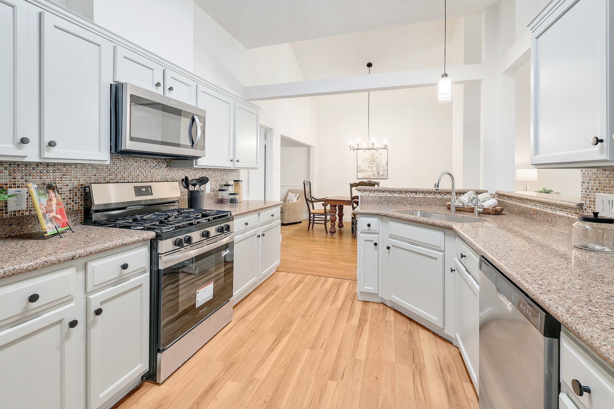 2012 Castle View DR