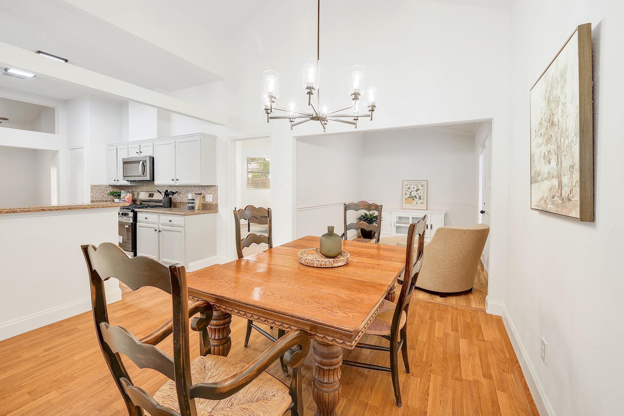 2012 Castle View DR