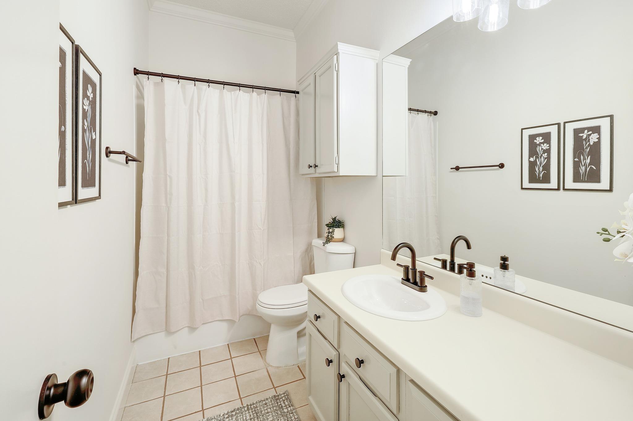 2012 Castle View DR