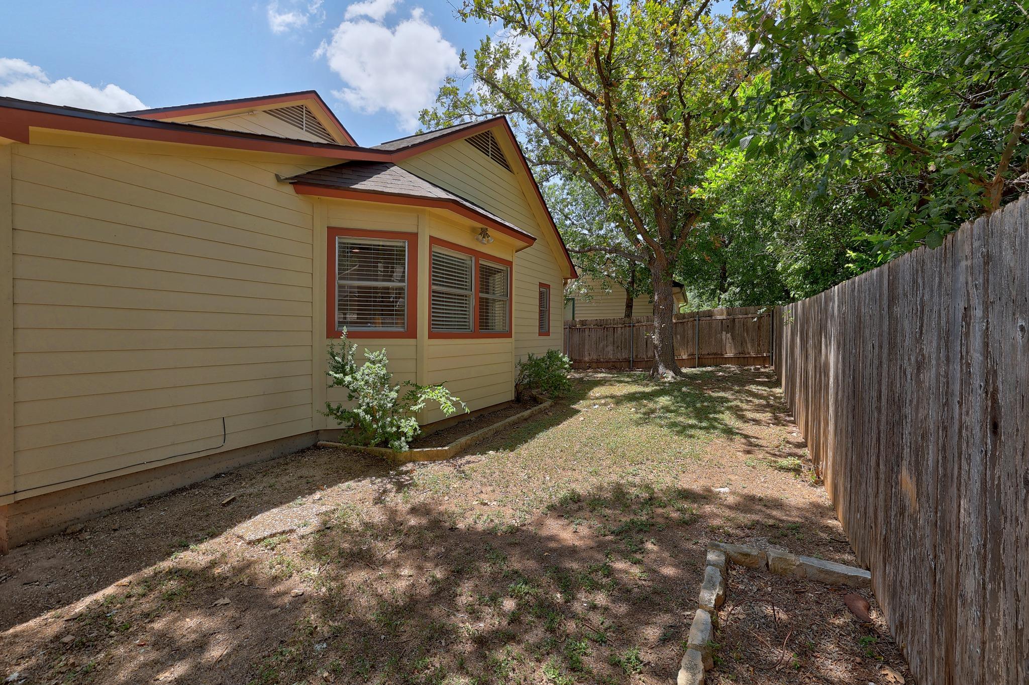 2012 Castle View DR