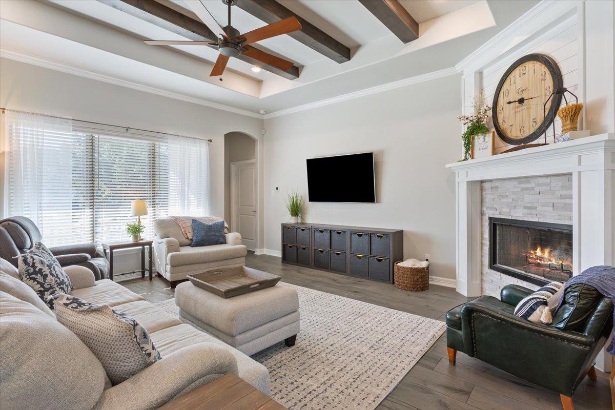102 Rancho Del Lago LN