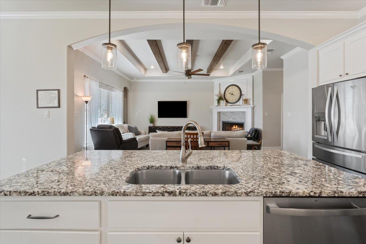 102 Rancho Del Lago LN