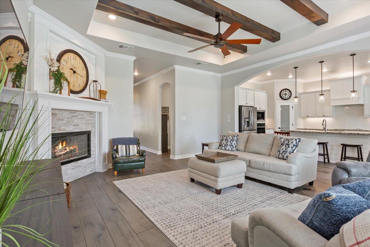 102 Rancho Del Lago LN