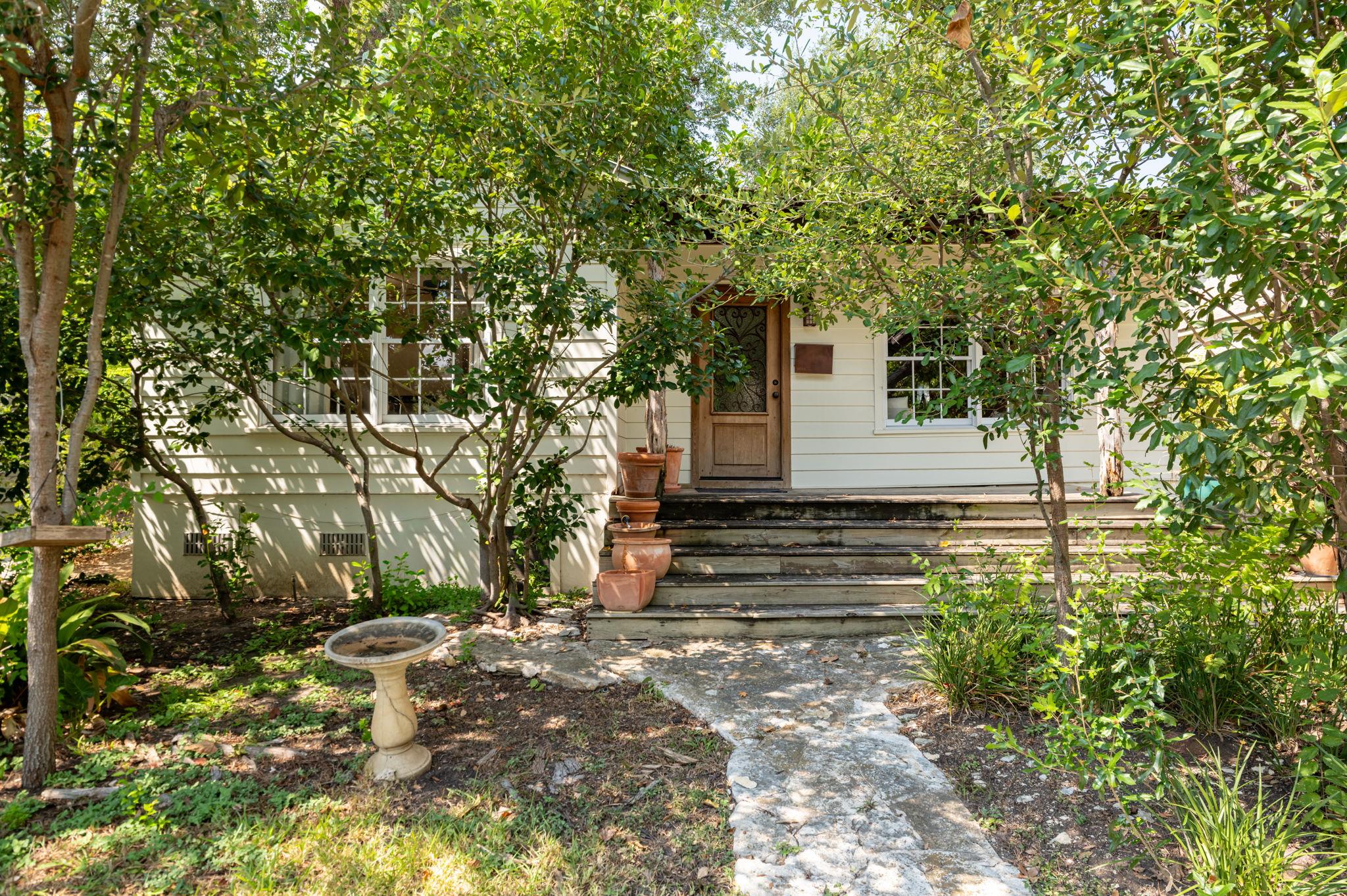 2410 Dormarion LN