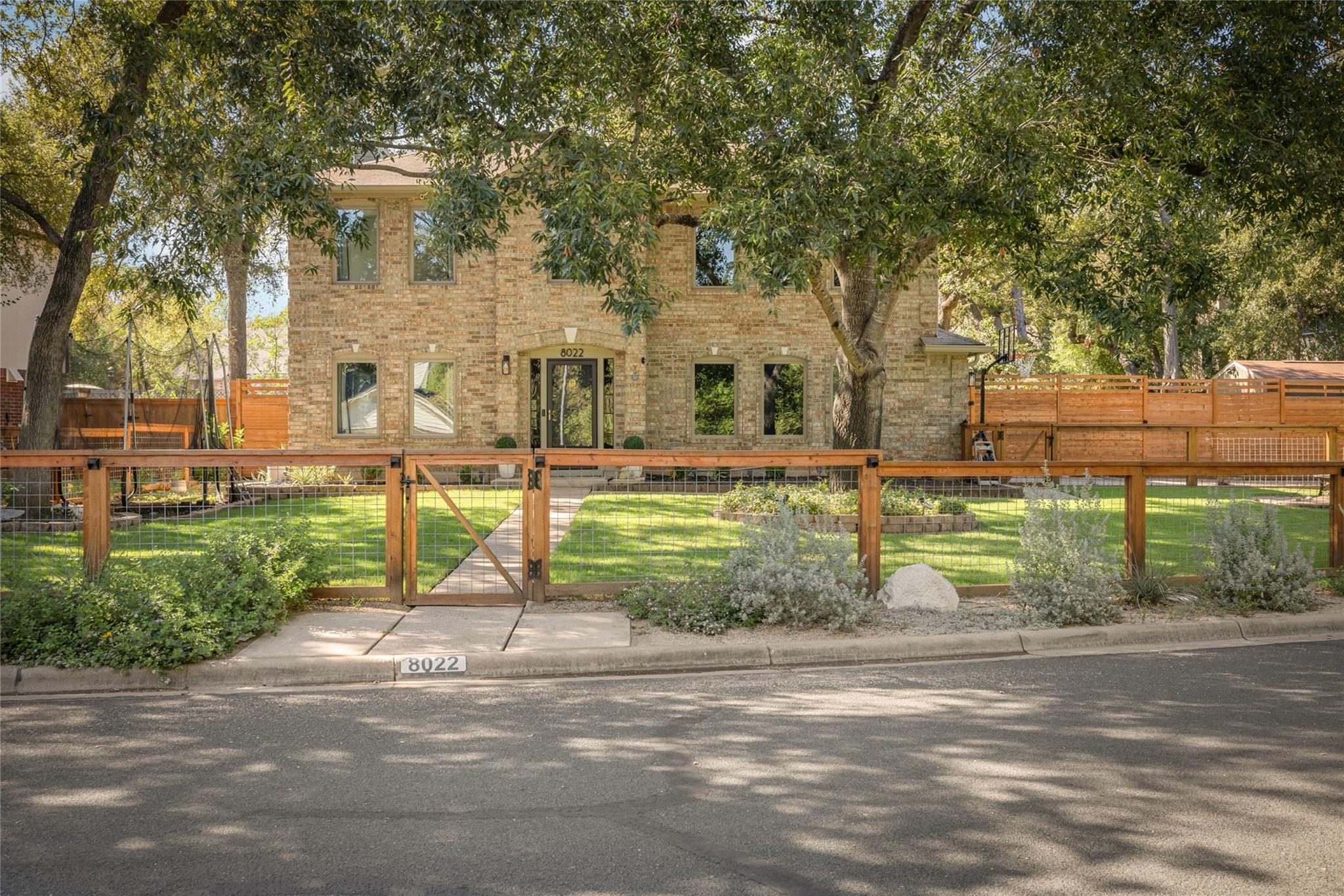 8022 Doe Meadow DR