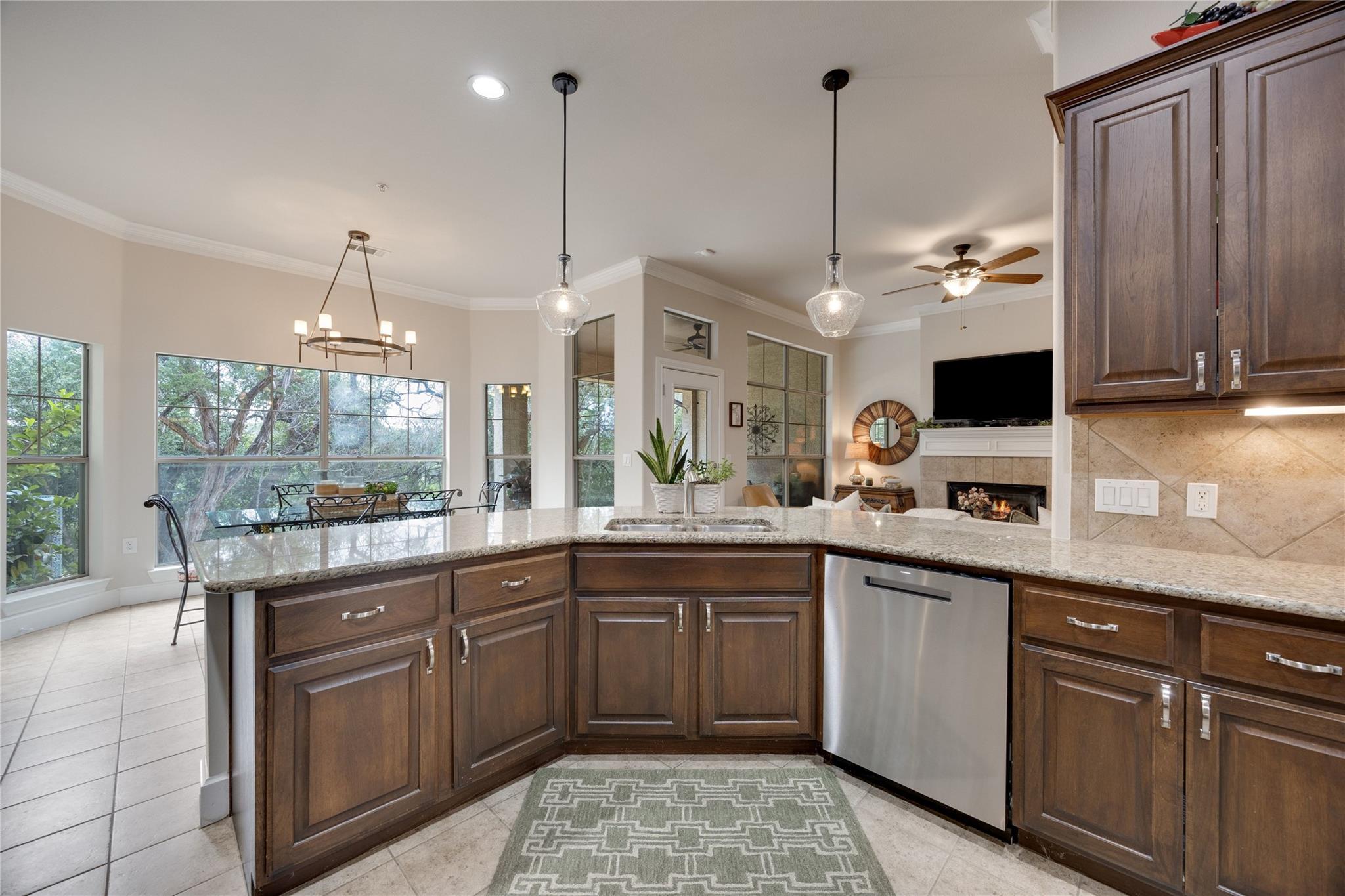 7800 Southwest PKWY # 412