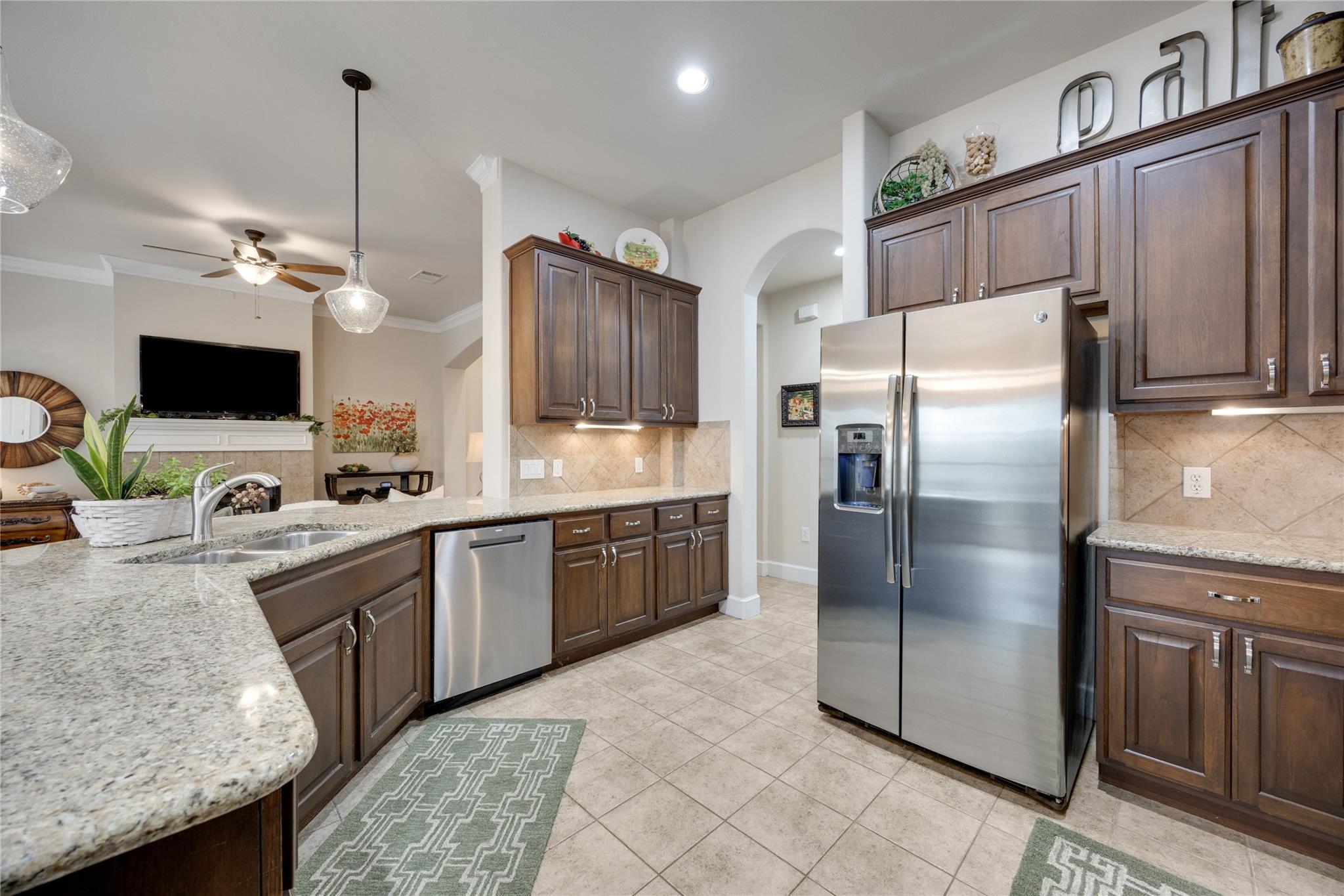 7800 Southwest PKWY # 412