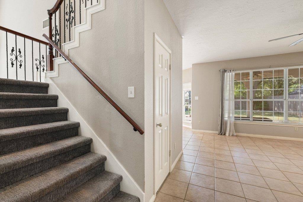 6215 John Chisum LN