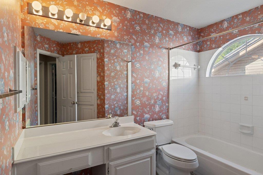 6215 John Chisum LN