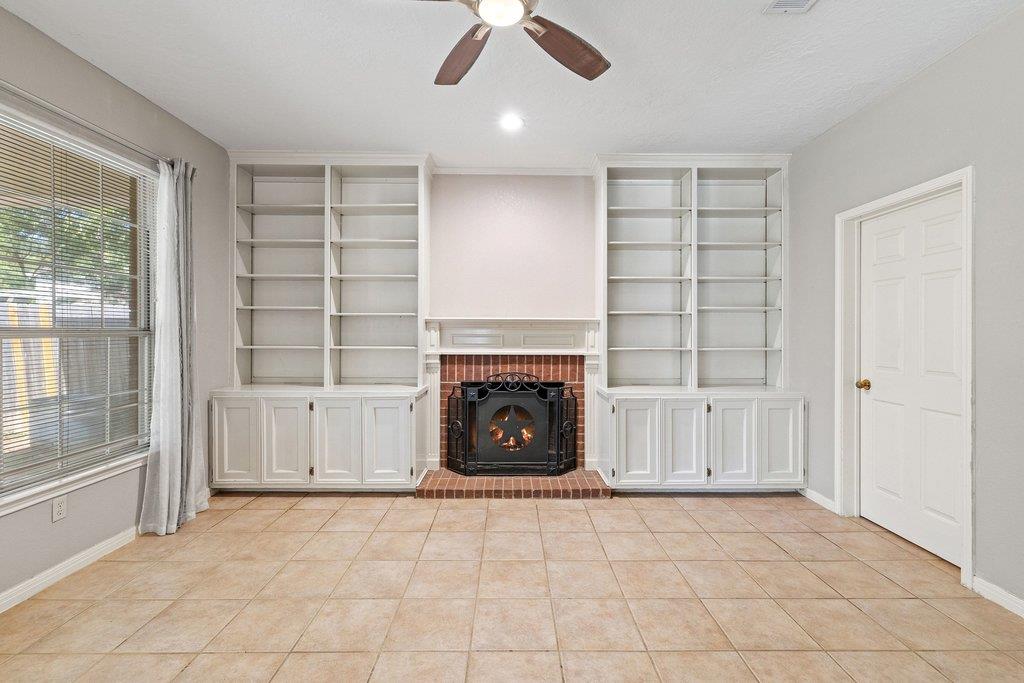 6215 John Chisum LN