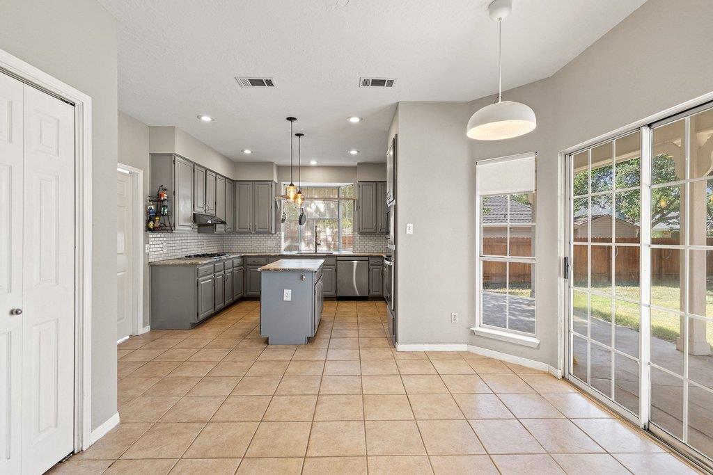 6215 John Chisum LN