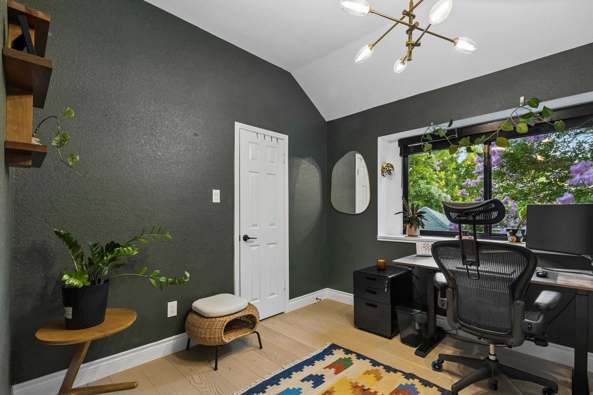 15708 Monona CV