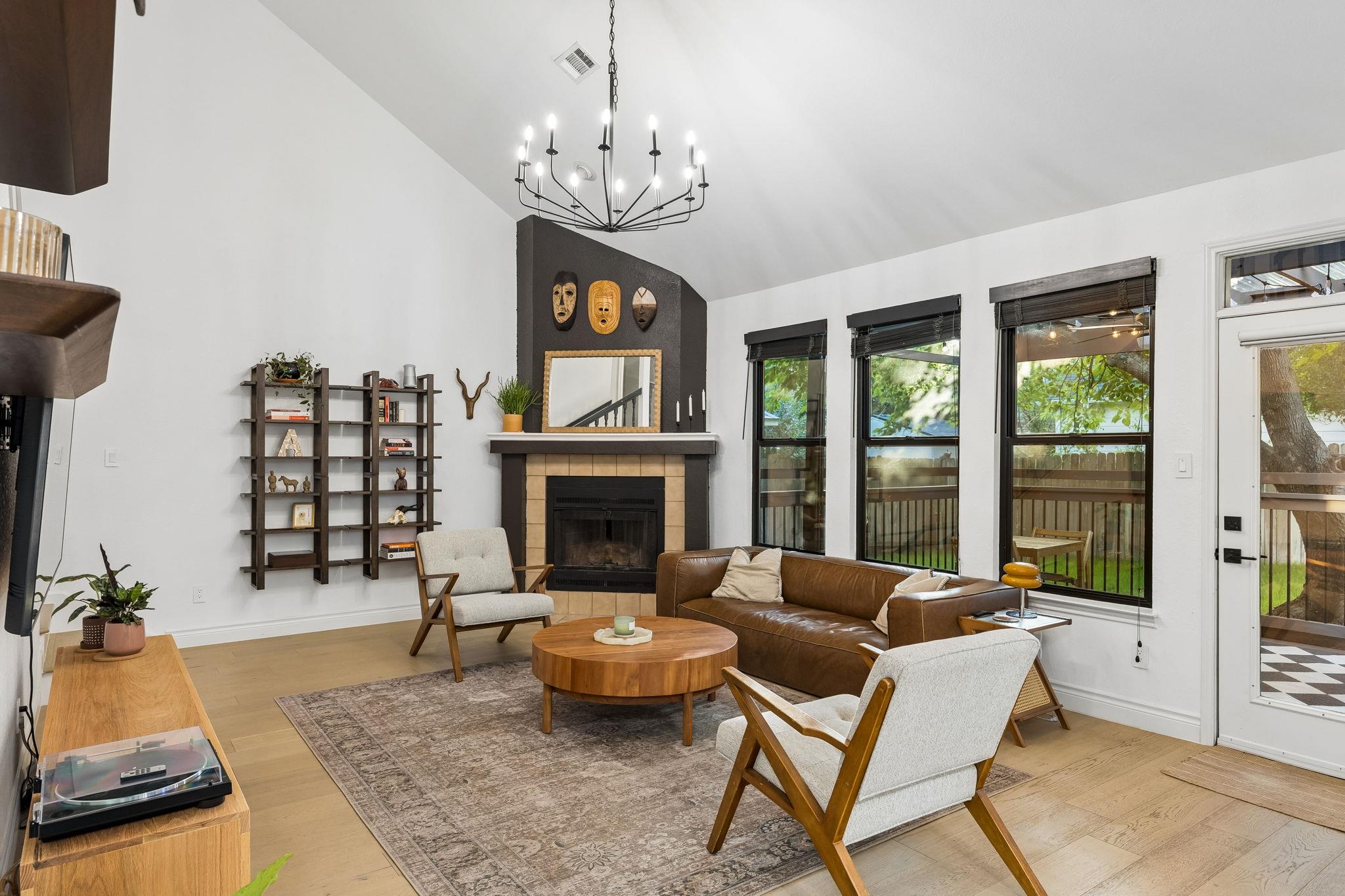 15708 Monona CV