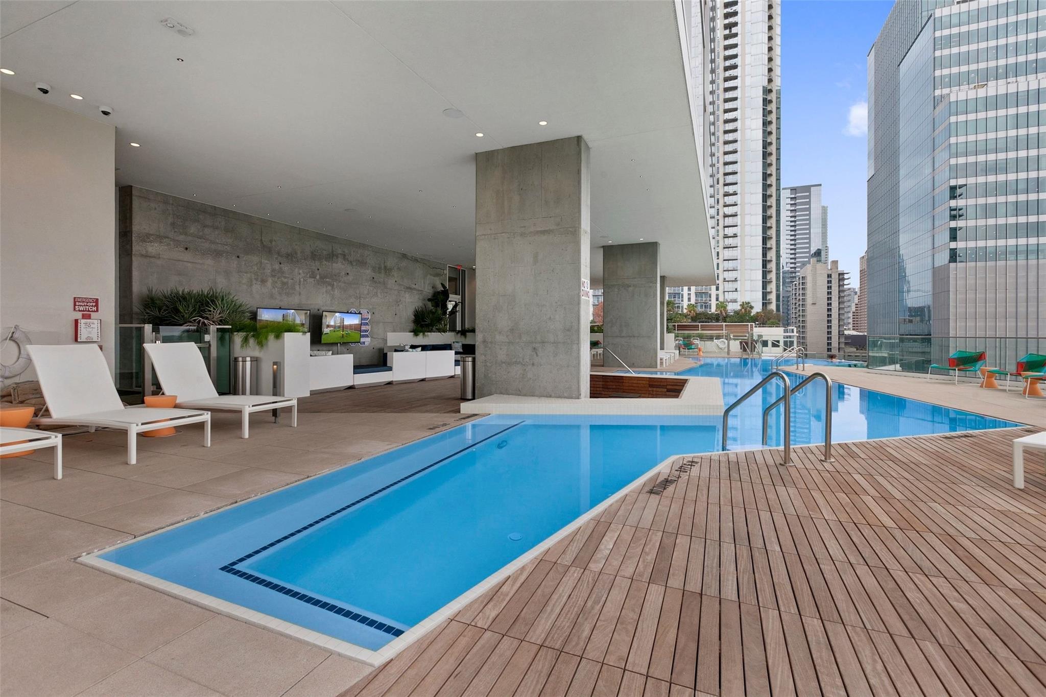 301 West Ave # 1403
