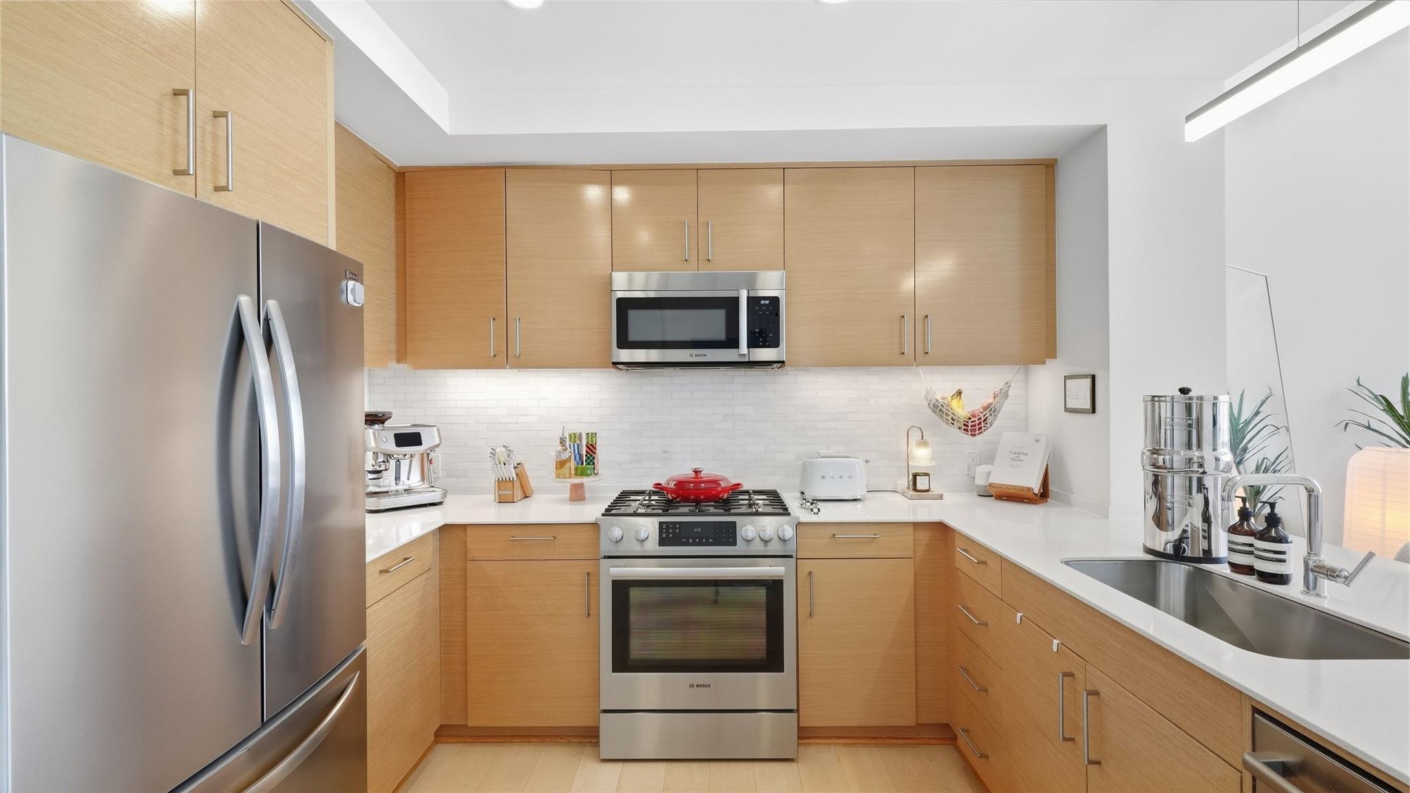 301 West Ave # 1403