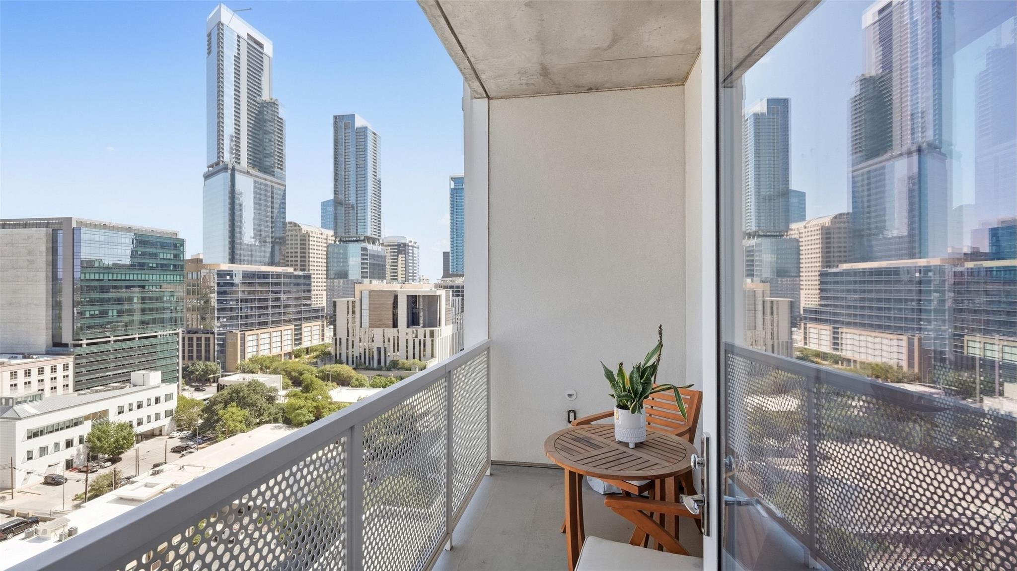 301 West Ave # 1403